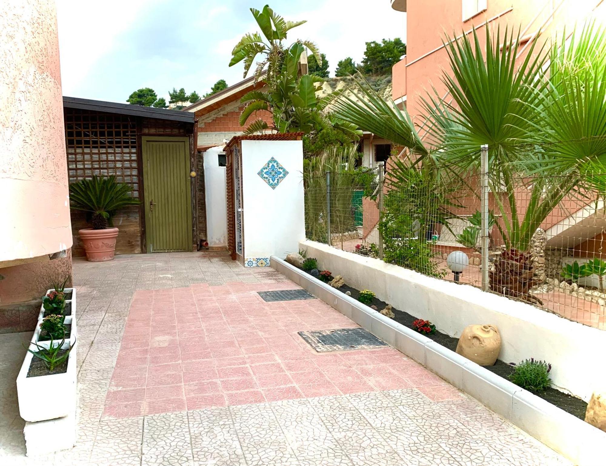 Villa Andromeda Apartments 레알몬테 외부 사진