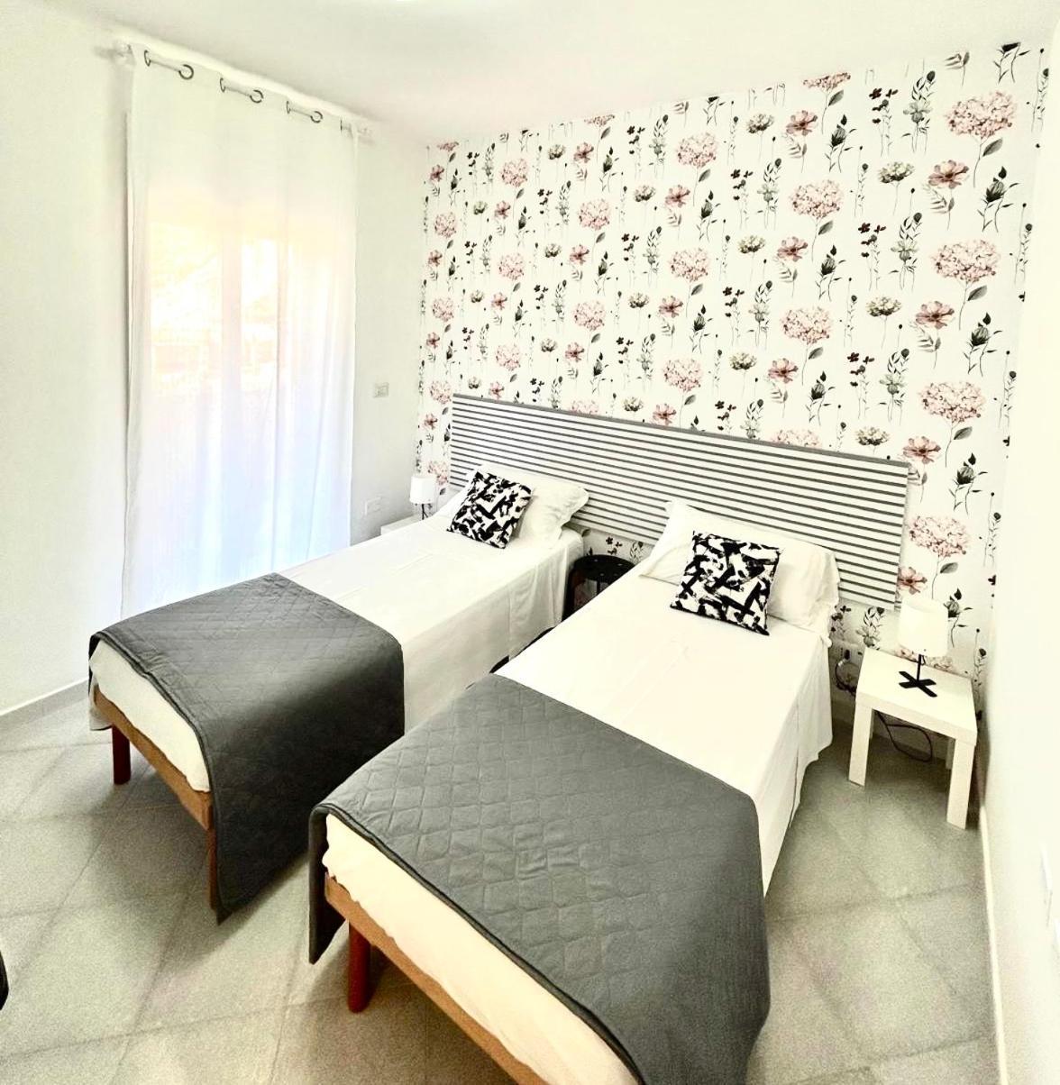 Villa Andromeda Apartments 레알몬테 외부 사진