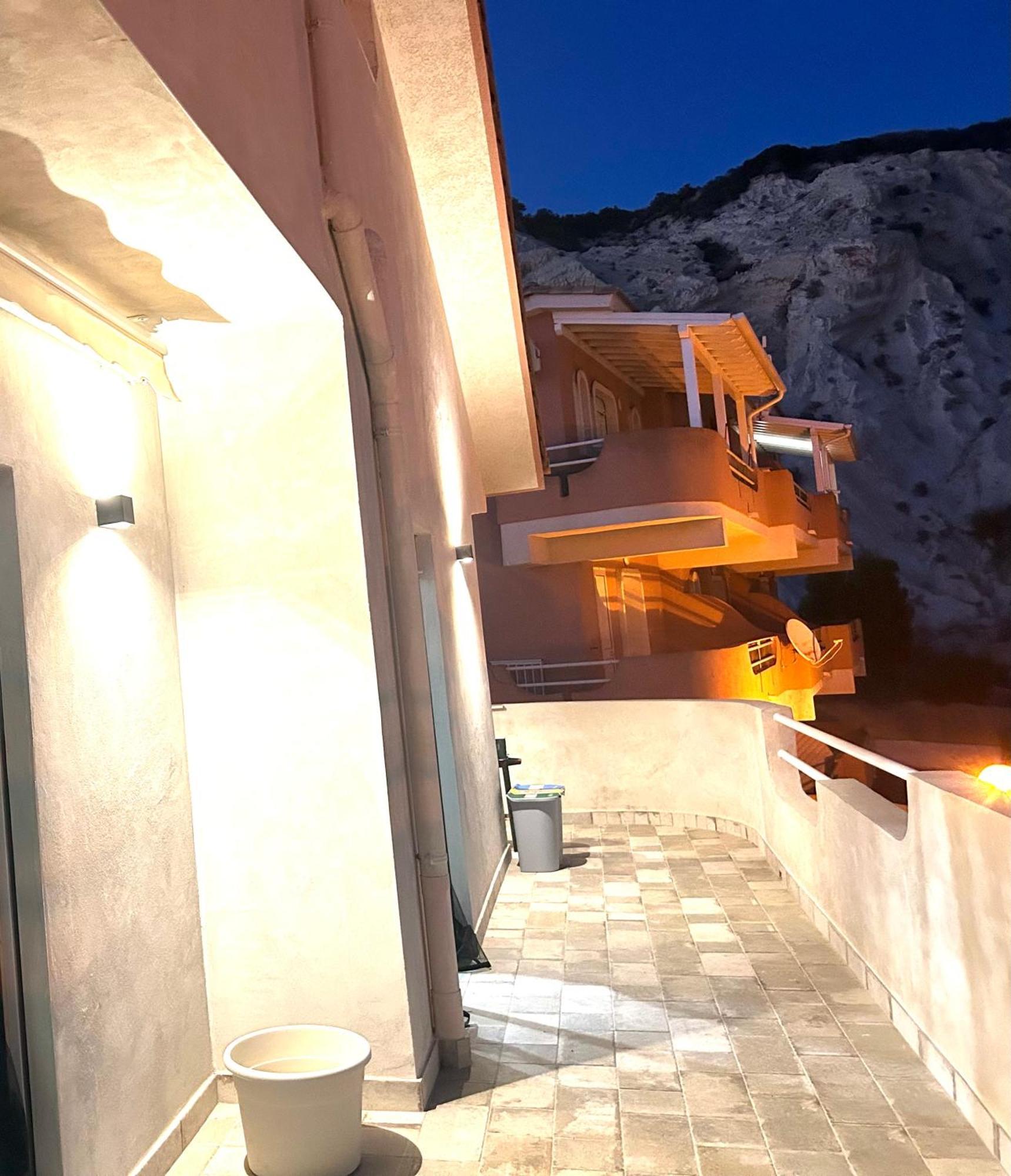 Villa Andromeda Apartments 레알몬테 외부 사진