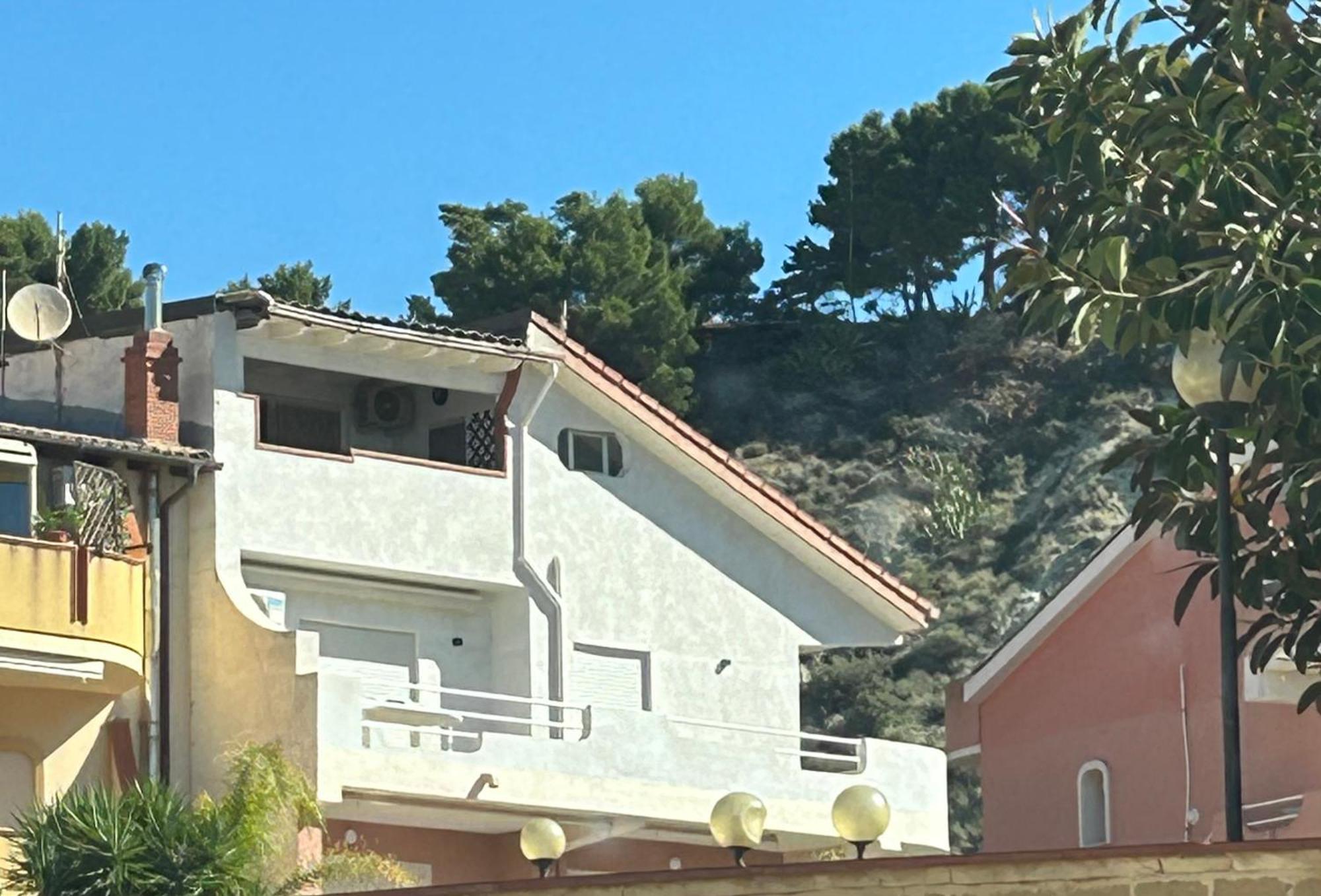 Villa Andromeda Apartments 레알몬테 외부 사진